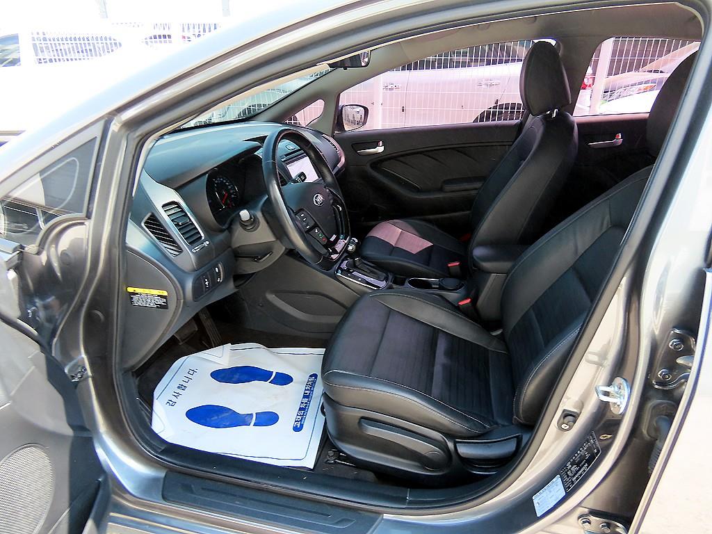 KIA K3 - Vista 5