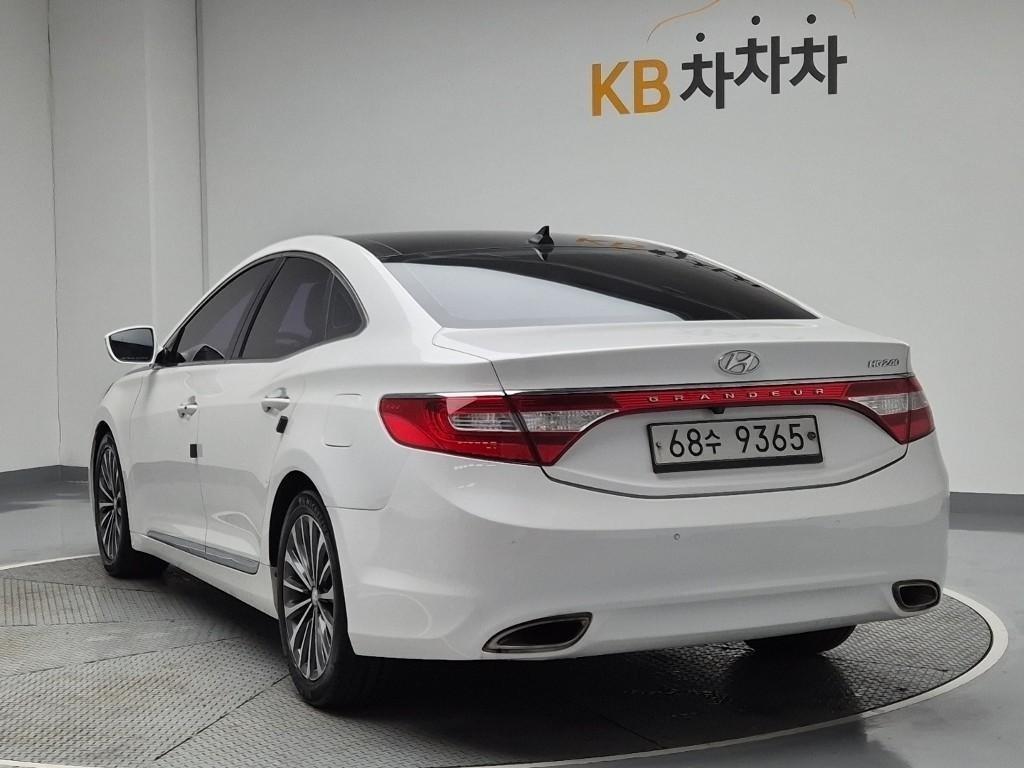 HYUNDAI Grandeur - Vista 2