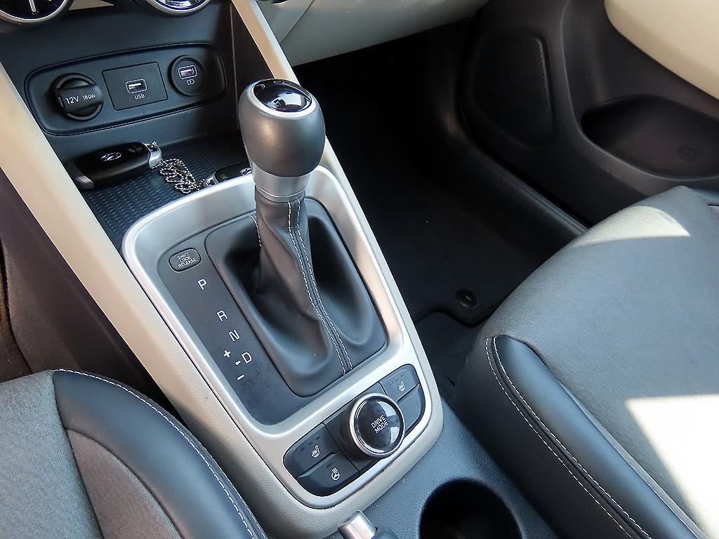 HYUNDAI Venue - Vista 10