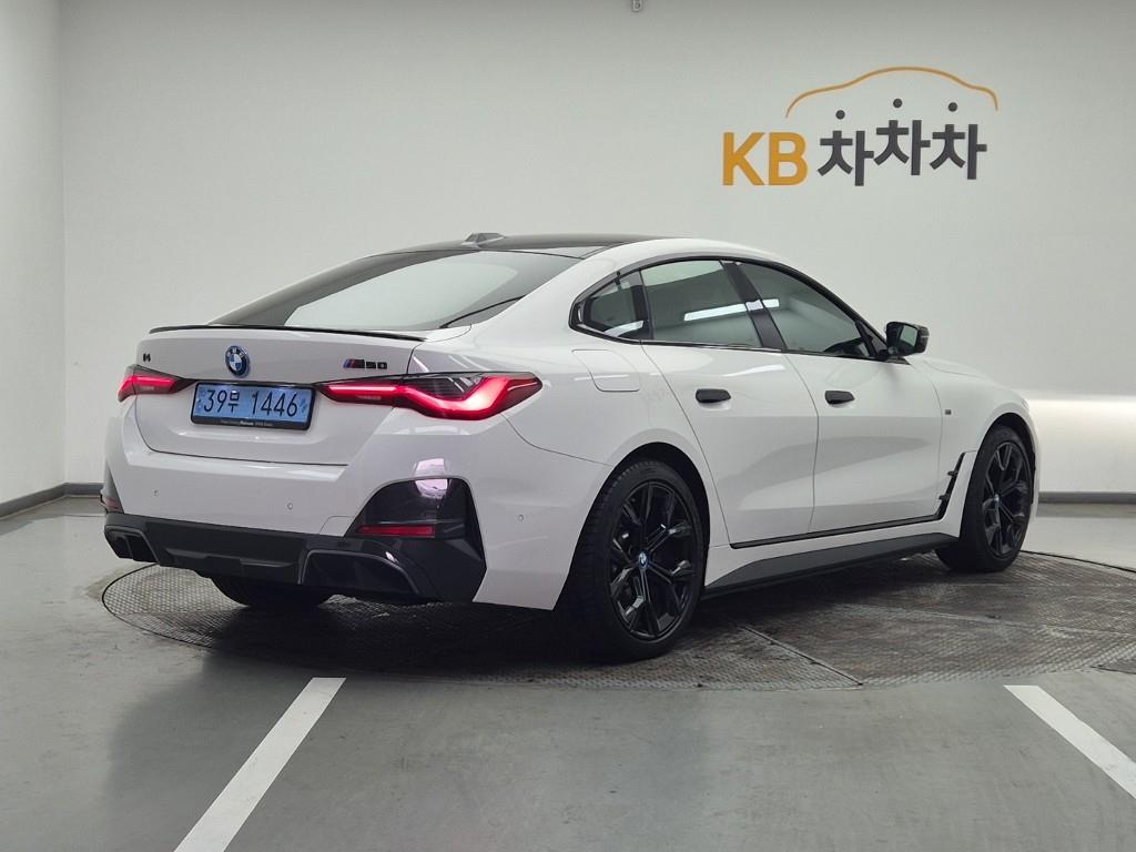 BMW i4 - Vista 4
