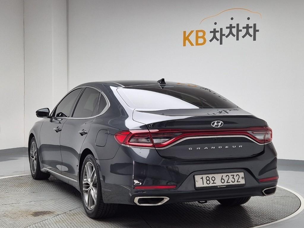 HYUNDAI Grandeur - Vista 2