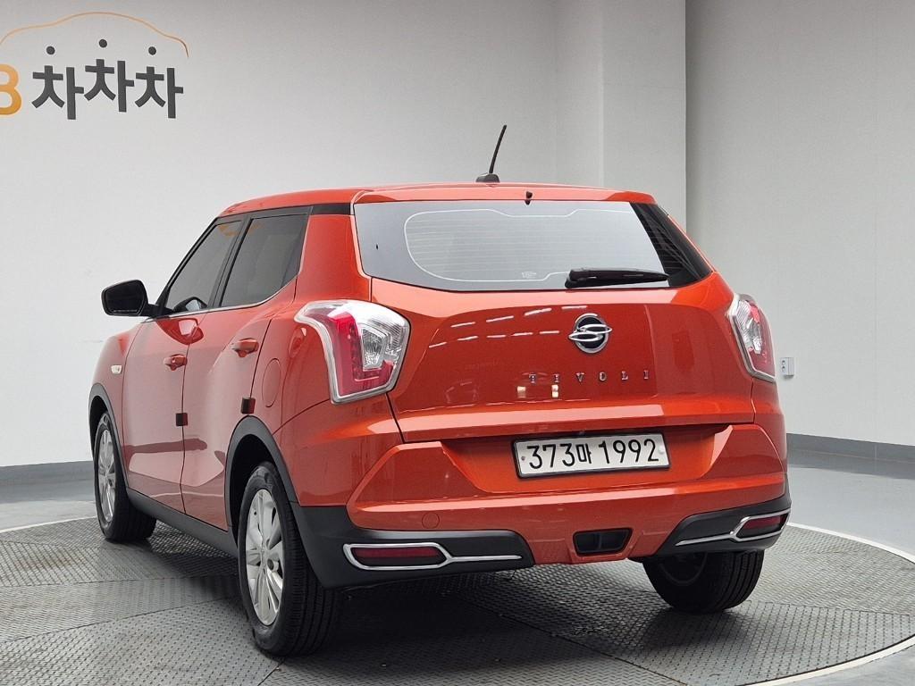 Ssangyong Tivoli - Vista 2