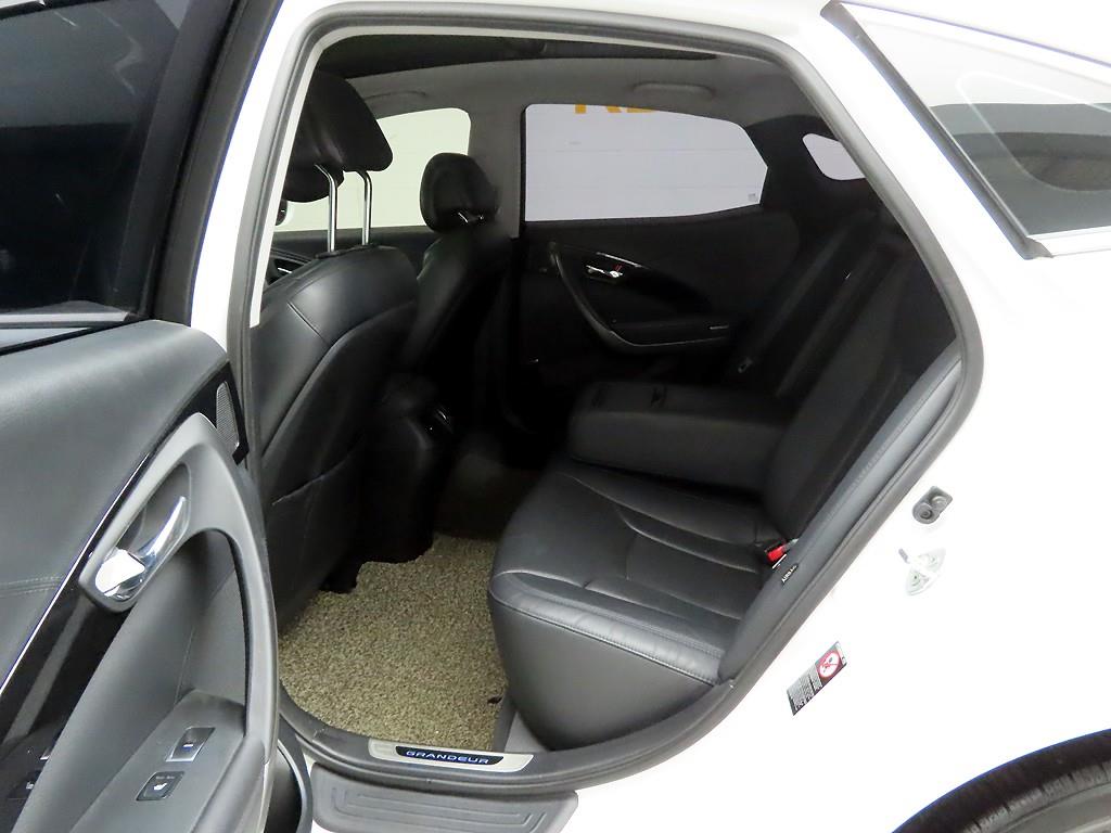 HYUNDAI Grandeur - Vista 12