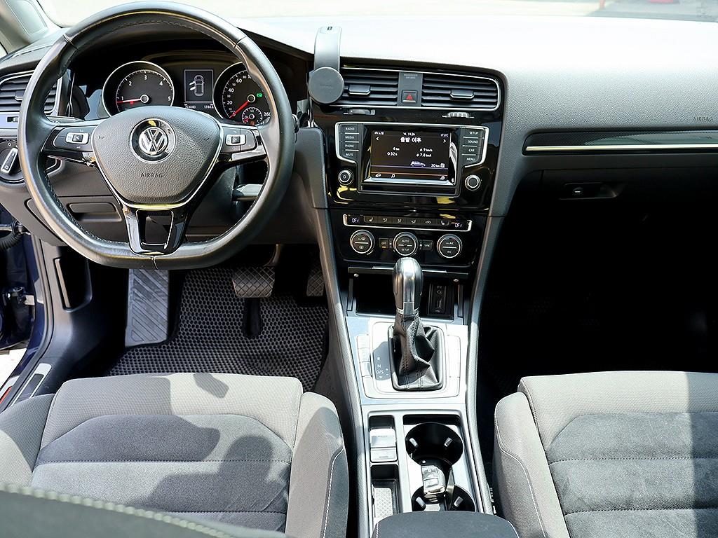 Volkswagen Golf - Vista 9