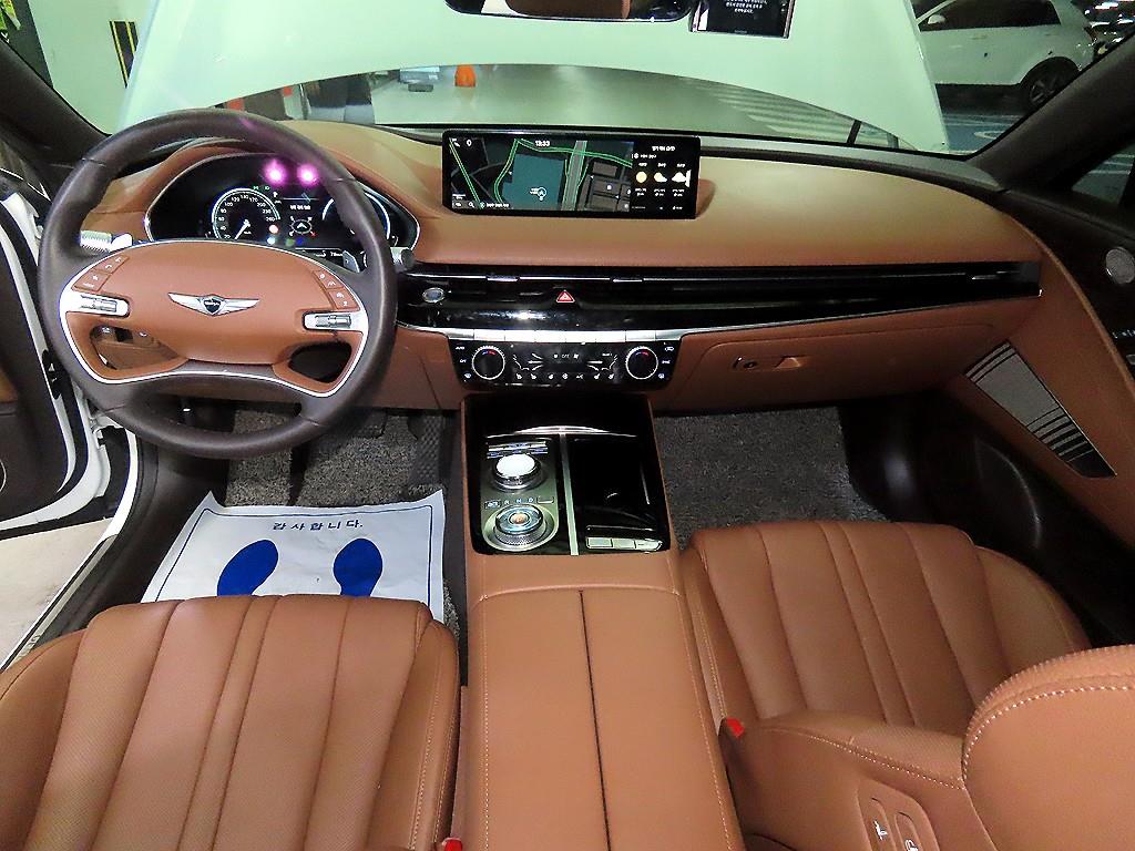 Genesis G80 - Vista 10