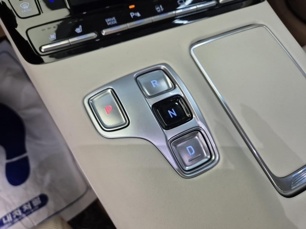 HYUNDAI Grandeur - Vista 10