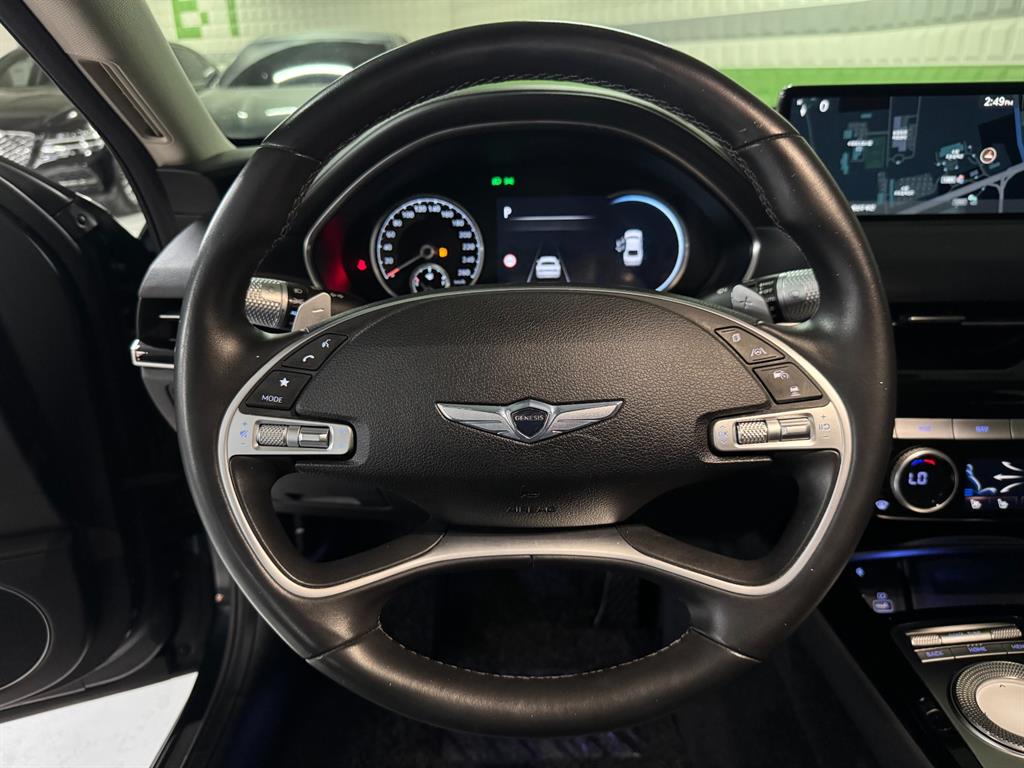 Genesis G80 - Vista 10
