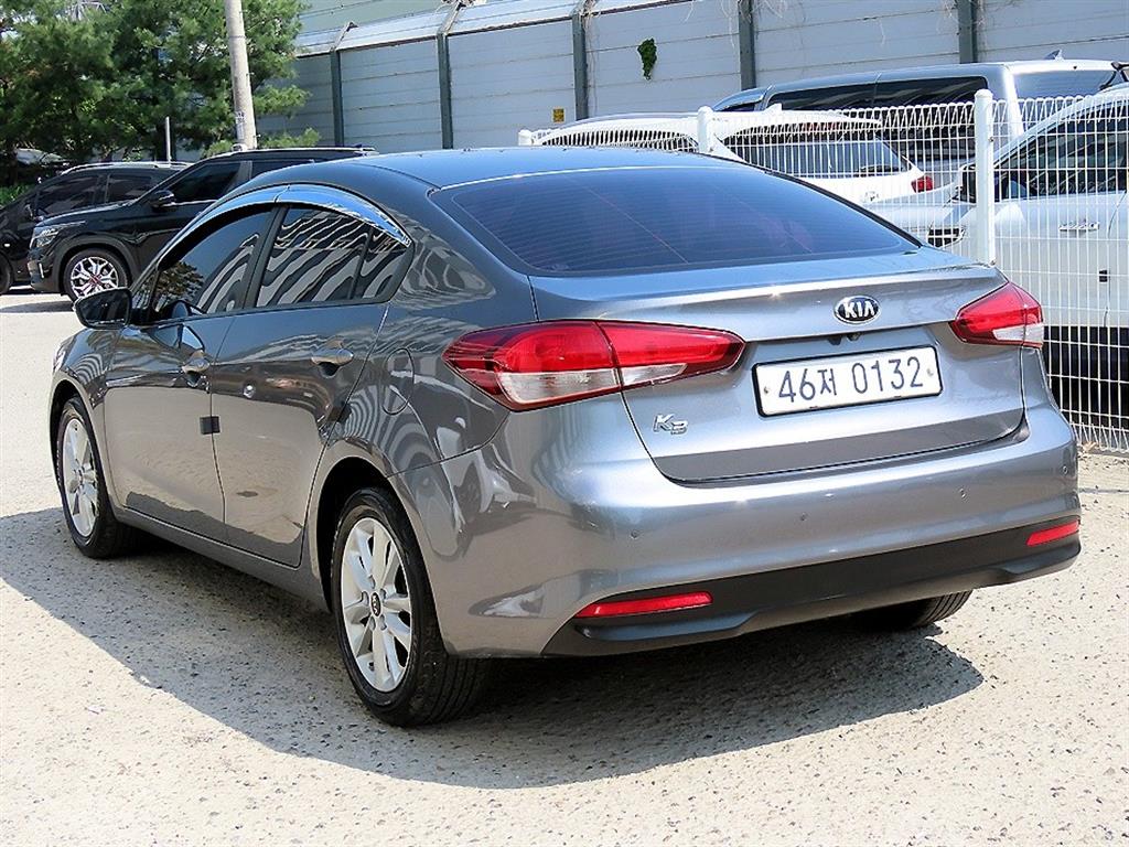 KIA K3 - Vista 3