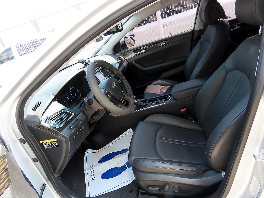 HYUNDAI Sonata - Vista 5