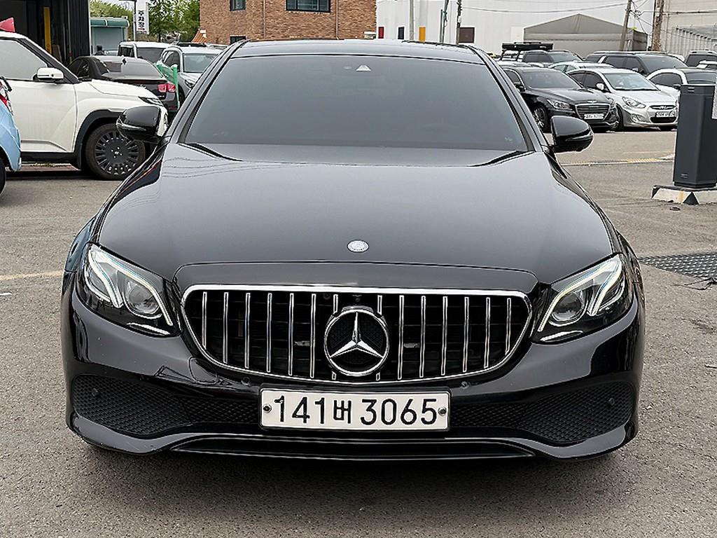 Mercedes Benz E class 2017 Negro - Importación desde Corea - HF Imports Iquique - Foto 1