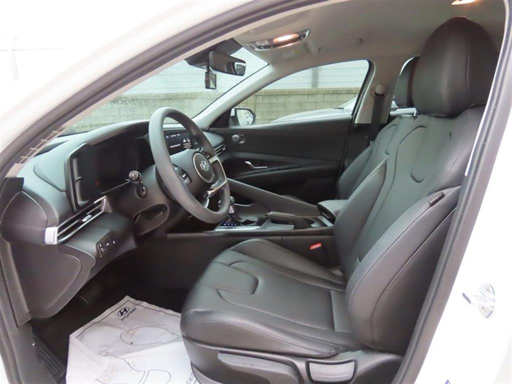 HYUNDAI Avante - Vista 9