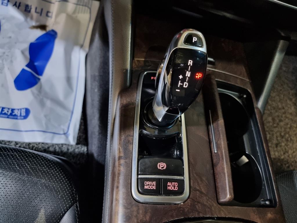 KIA K9 - Vista 8