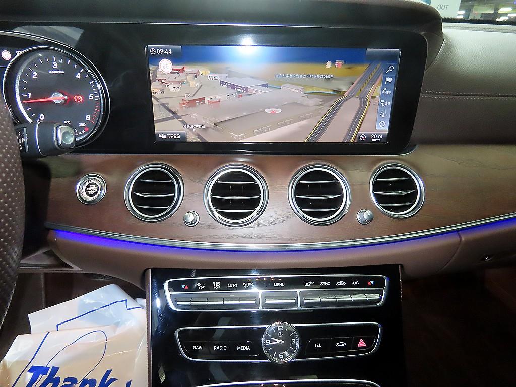 Mercedes Benz E class - Vista 11