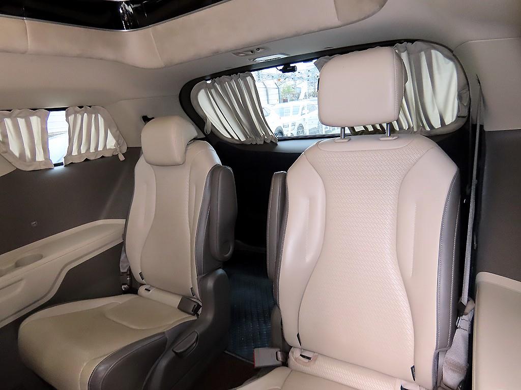 KIA Carnival - Vista 7