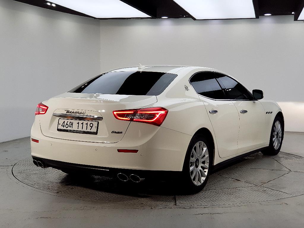 Maserati Ghibli - Vista 4