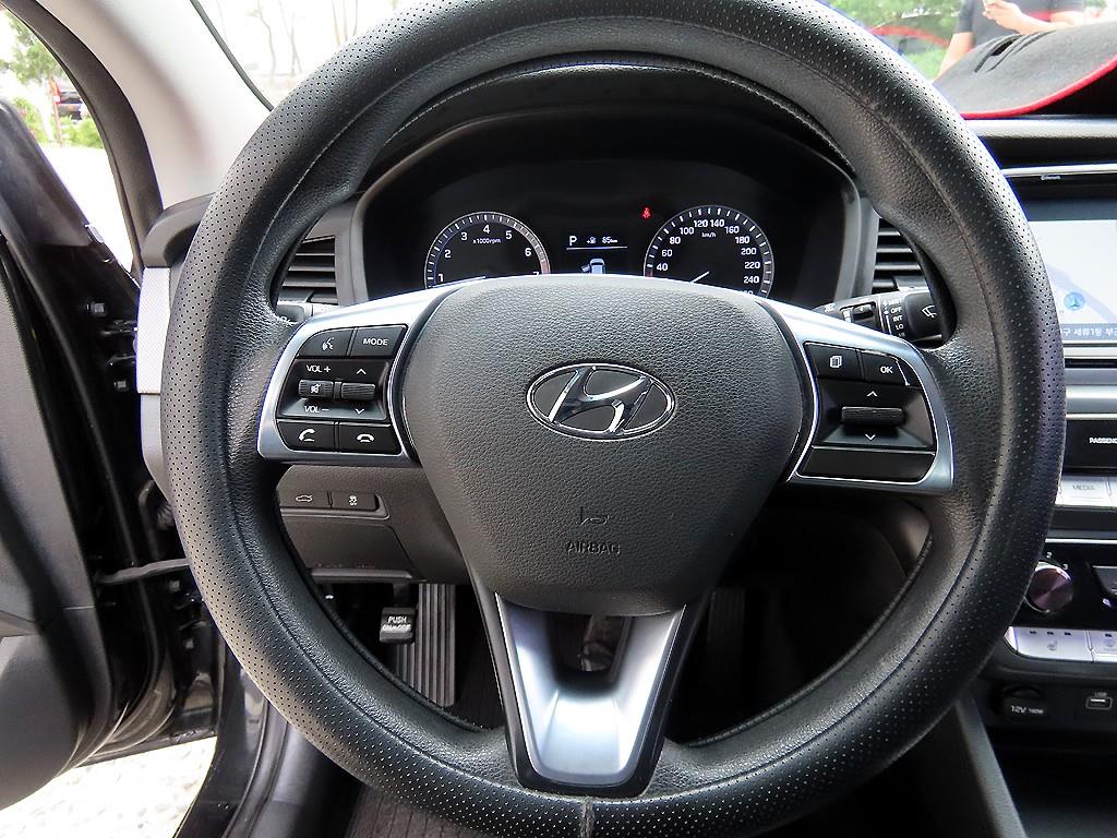 HYUNDAI Sonata - Vista 8