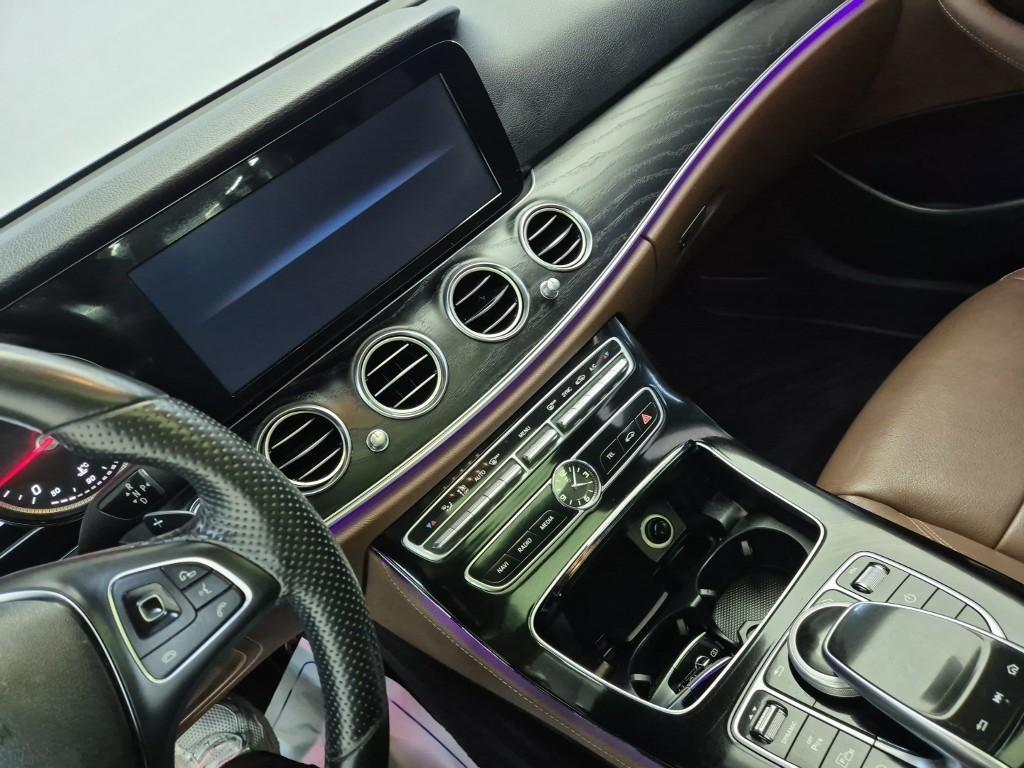 Mercedes Benz E class - Vista 10