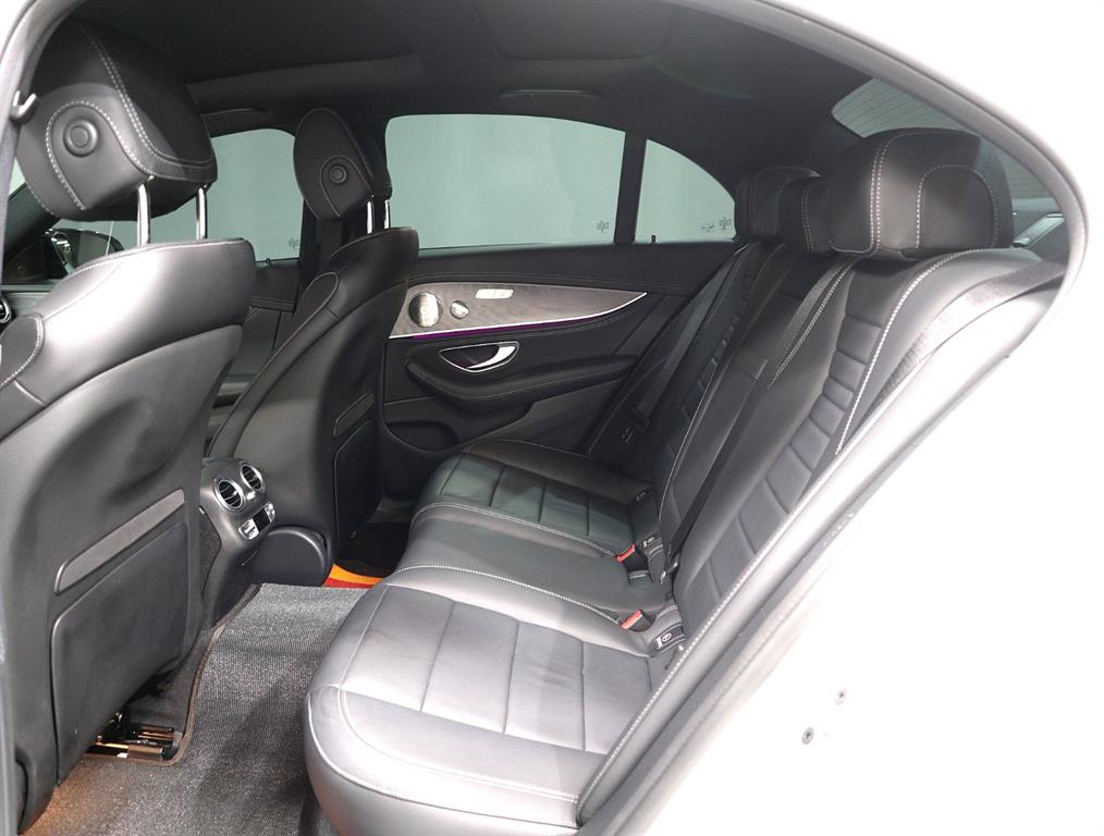 Mercedes Benz E class - Vista 10