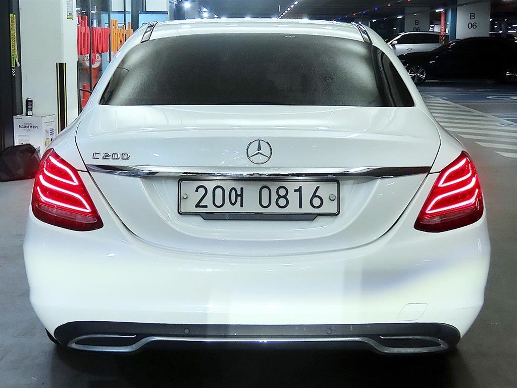 Mercedes Benz C Class - Vista 5