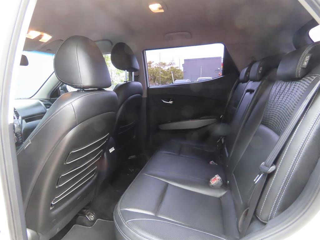 Ssangyong Tivoli - Vista 11