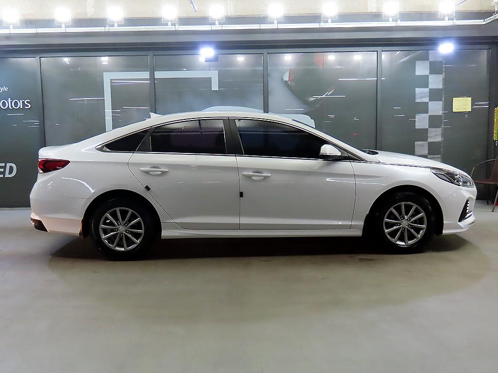 HYUNDAI Sonata - Vista 3
