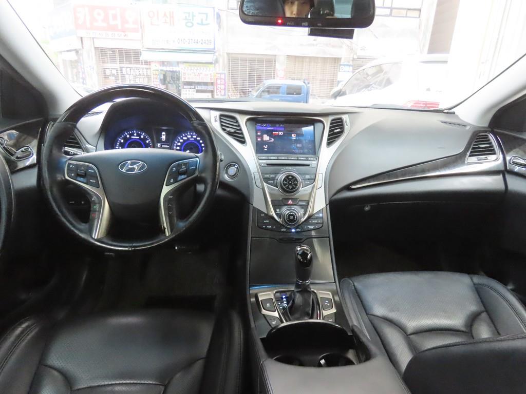 HYUNDAI Grandeur - Vista 7