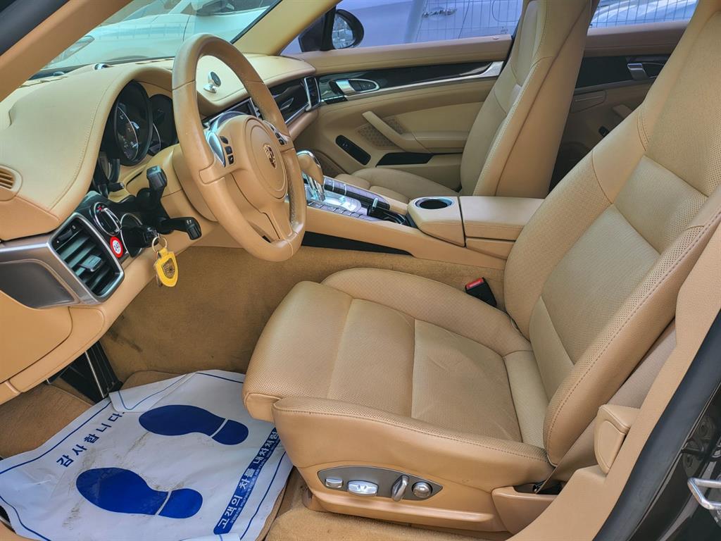 Porsche Panamera - Vista 5