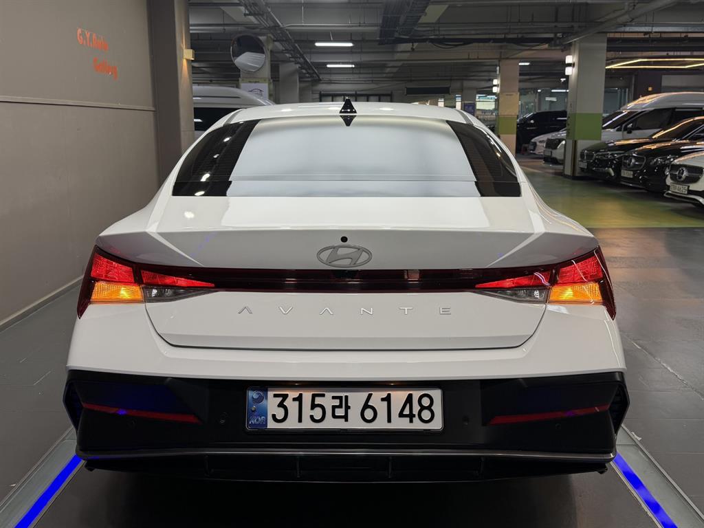 HYUNDAI Avante - Vista 4