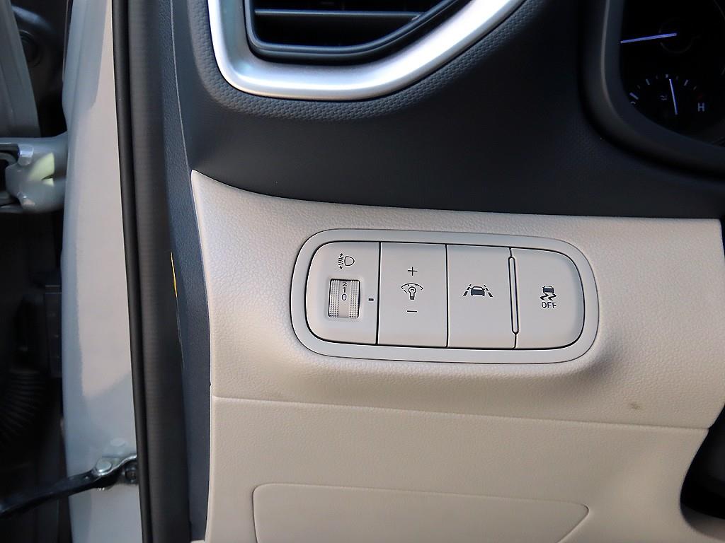 HYUNDAI Venue - Vista 12