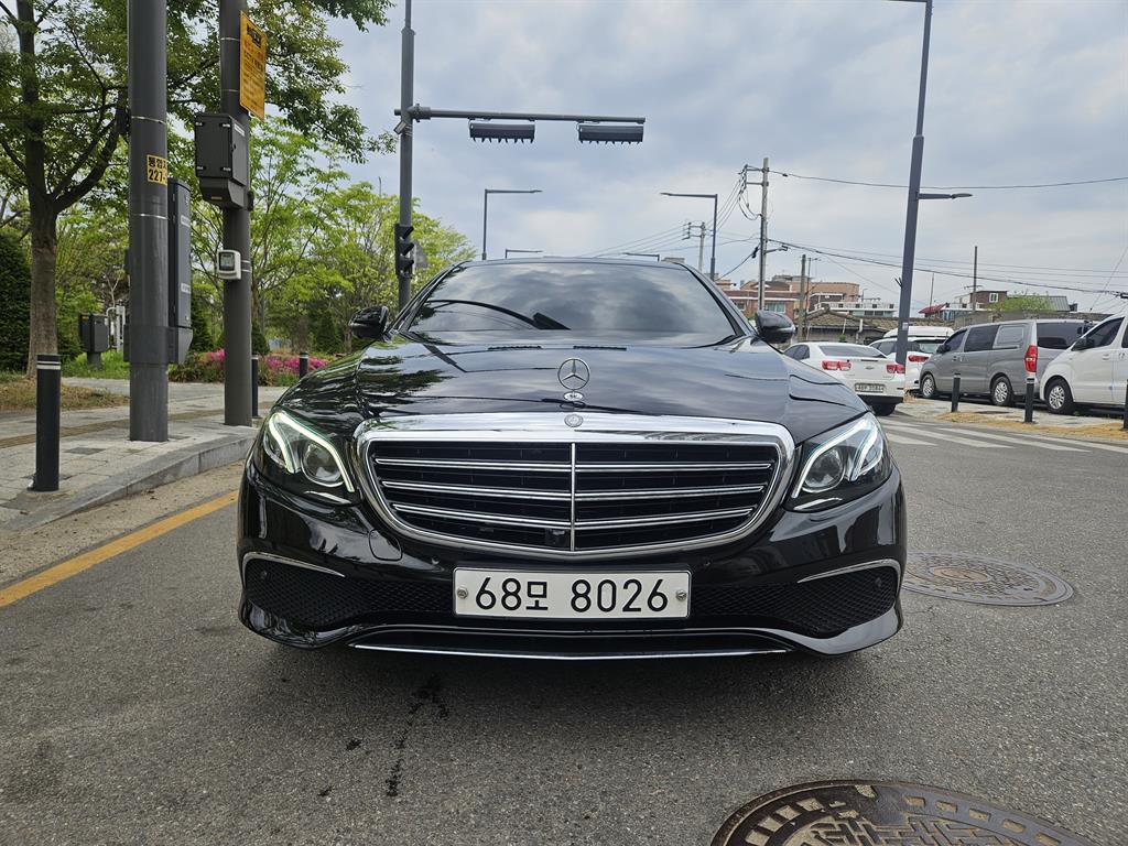Mercedes Benz E class 2017 Negro - Importación desde Corea - HF Imports Iquique - Foto 1