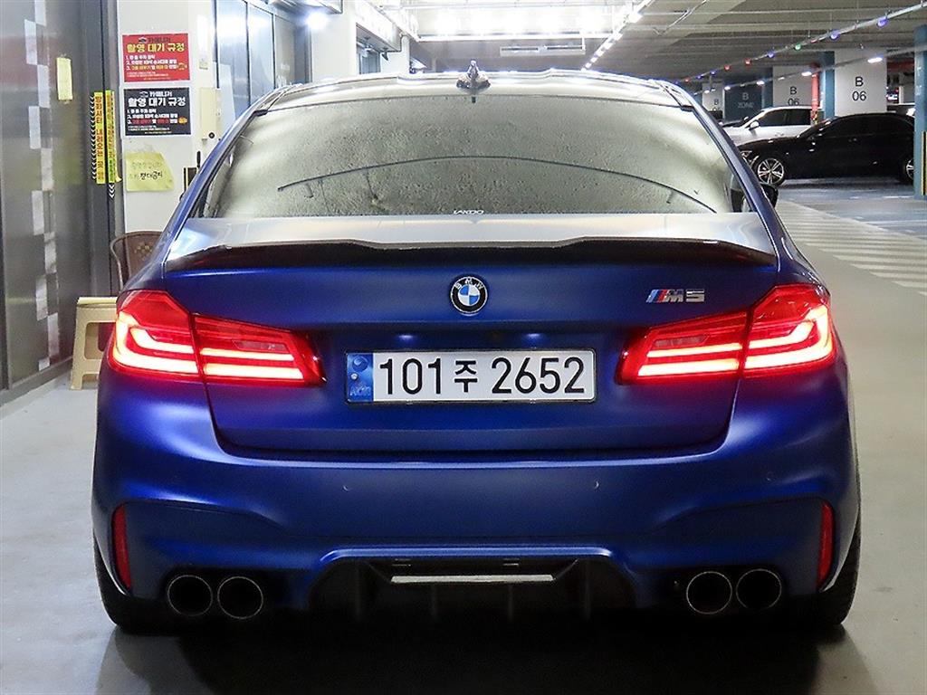 BMW 5 Series - Vista 5