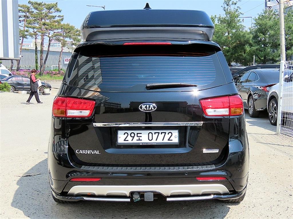 KIA Carnival - Vista 4