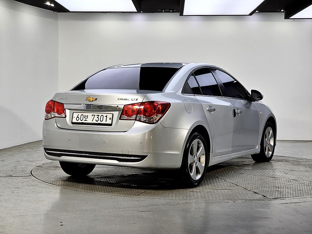 Chevrolet Cruise - Vista 4