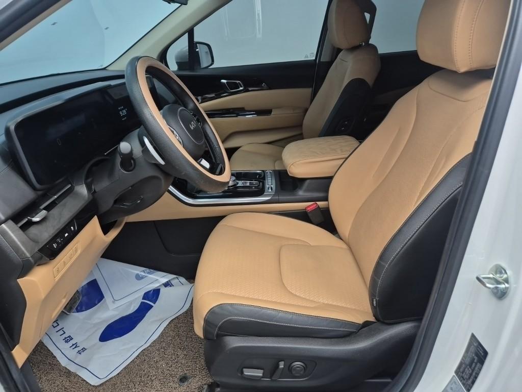 KIA Carnival - Vista 8