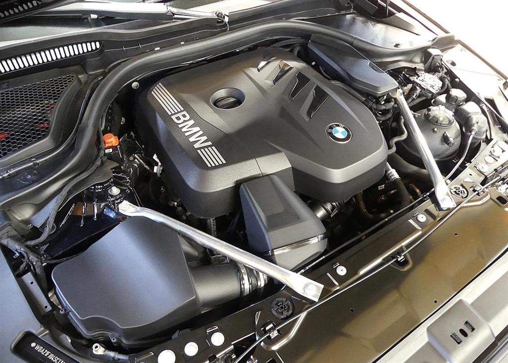 BMW 5 Series - Vista 5