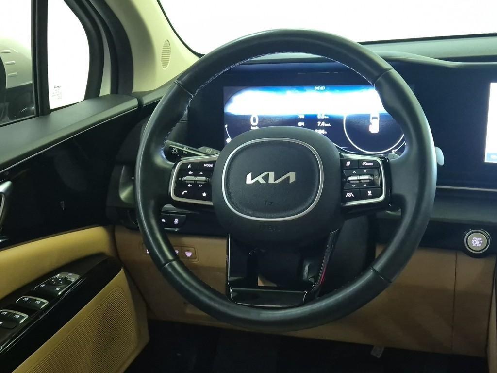 KIA Carnival - Vista 9