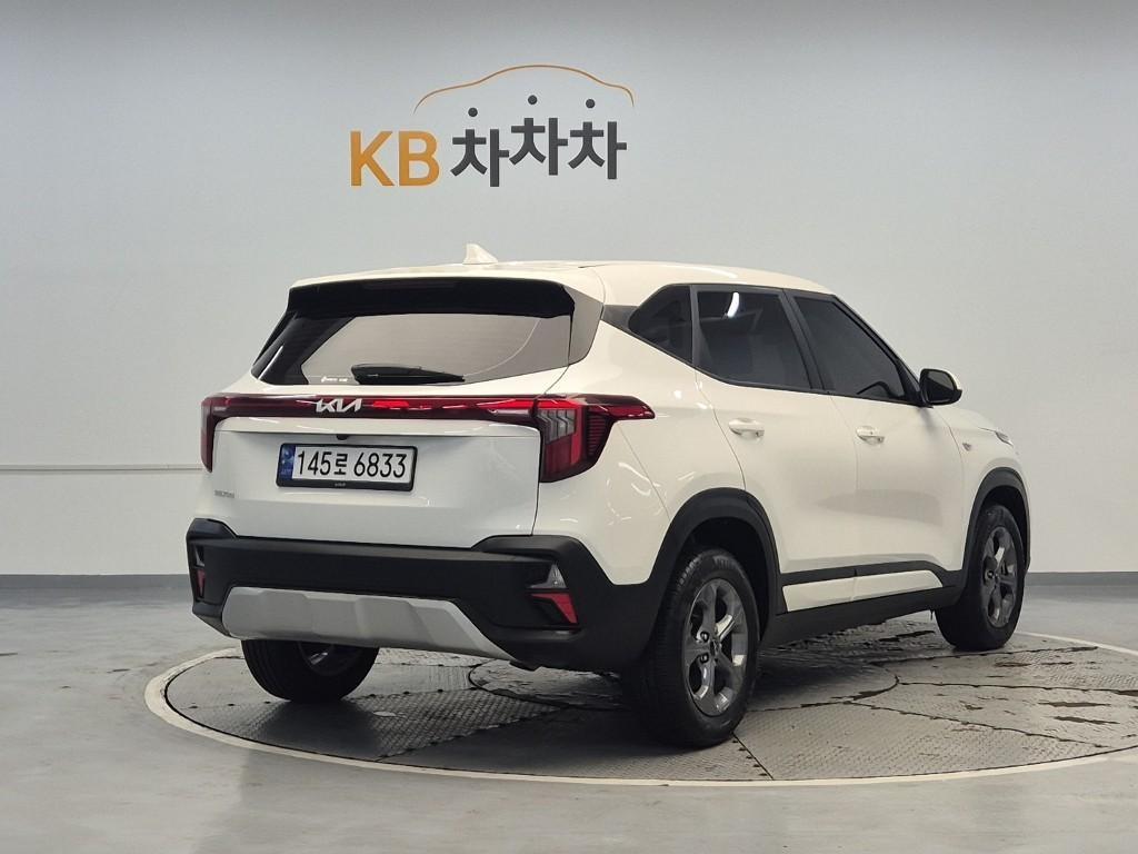 KIA Seltos - Vista 3