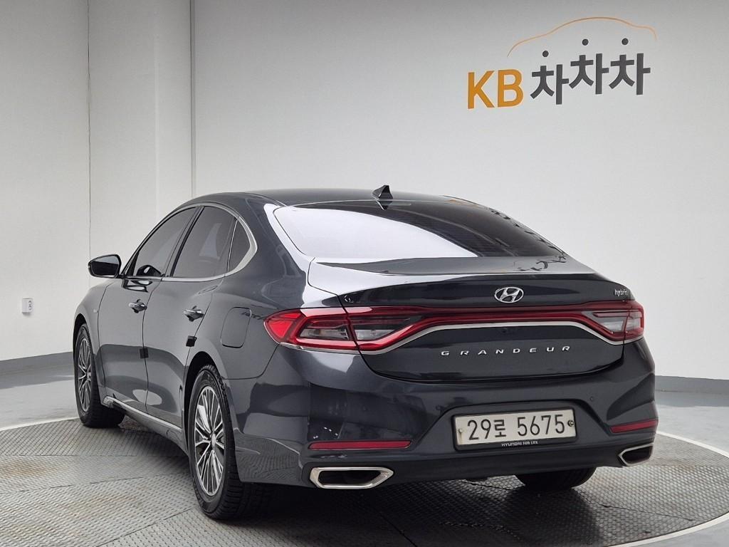 HYUNDAI Grandeur - Vista 2