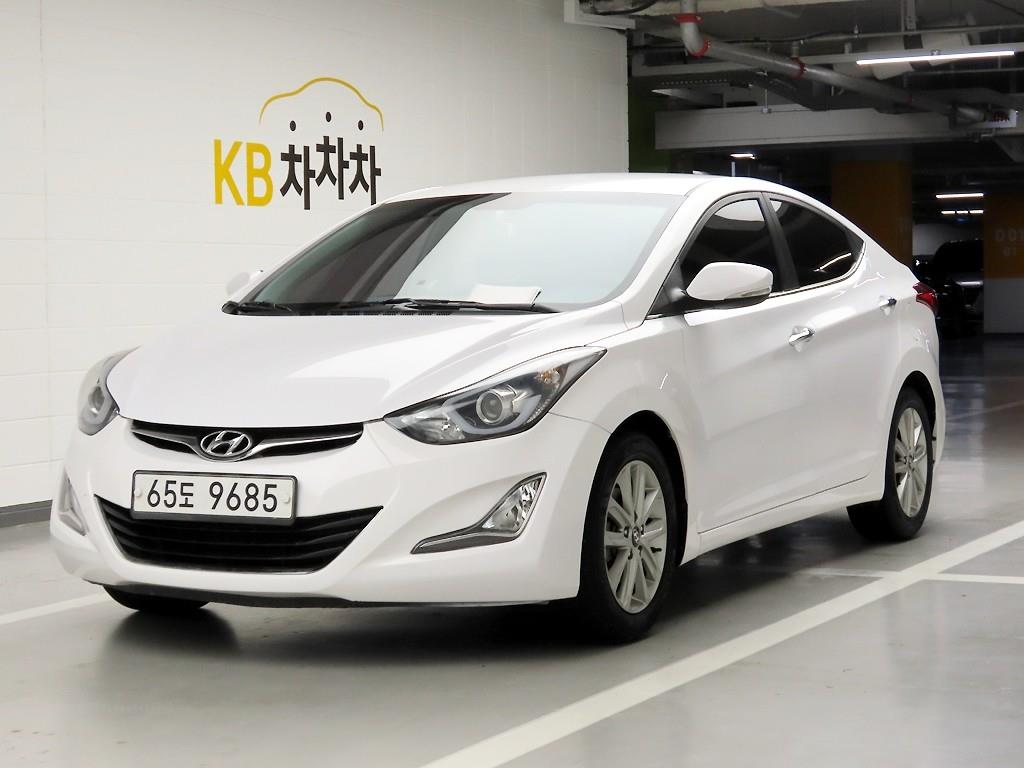 HYUNDAI Avante - Vista 2