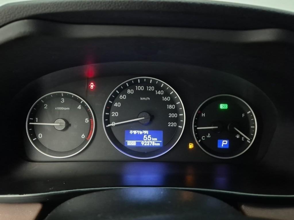 HYUNDAI Starex - Vista 6