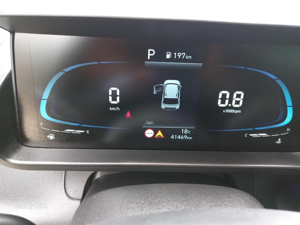 HYUNDAI Casper - Vista 10