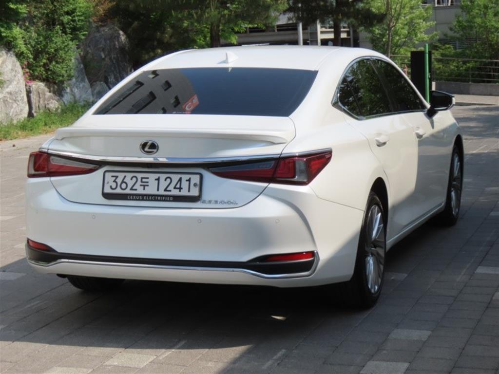 Lexus ES - Vista 5