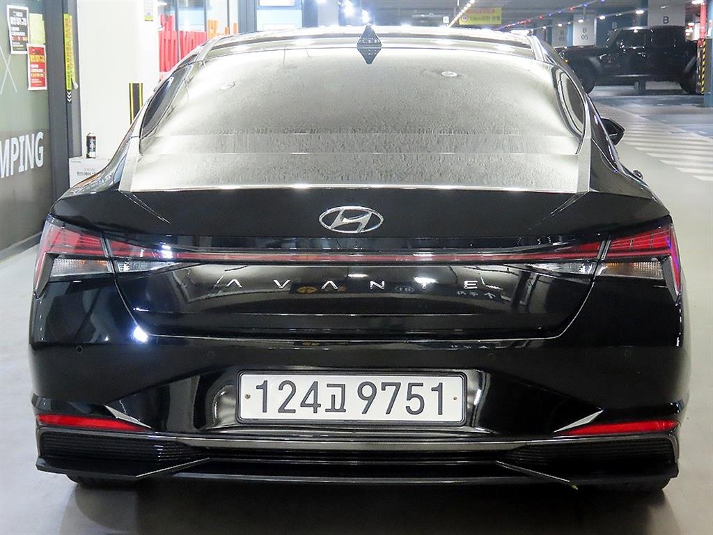 HYUNDAI Avante - Vista 5