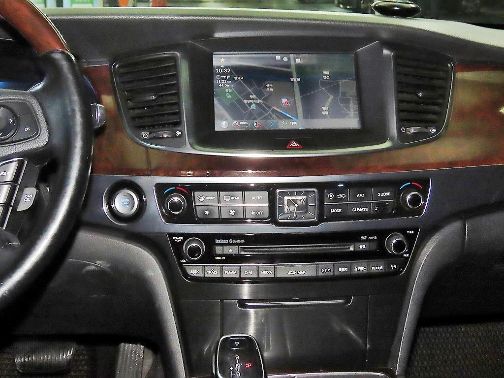 HYUNDAI Equus - Vista 11