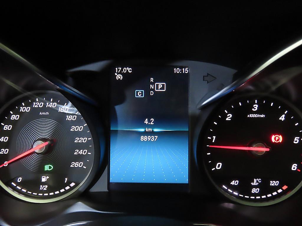 Mercedes Benz C Class - Vista 9