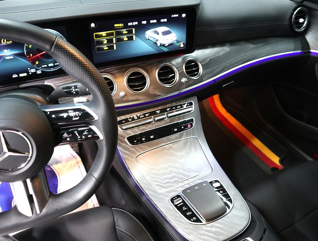 Mercedes Benz E class - Vista 11