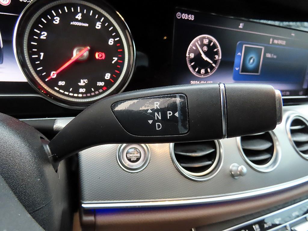 Mercedes Benz E class - Vista 10