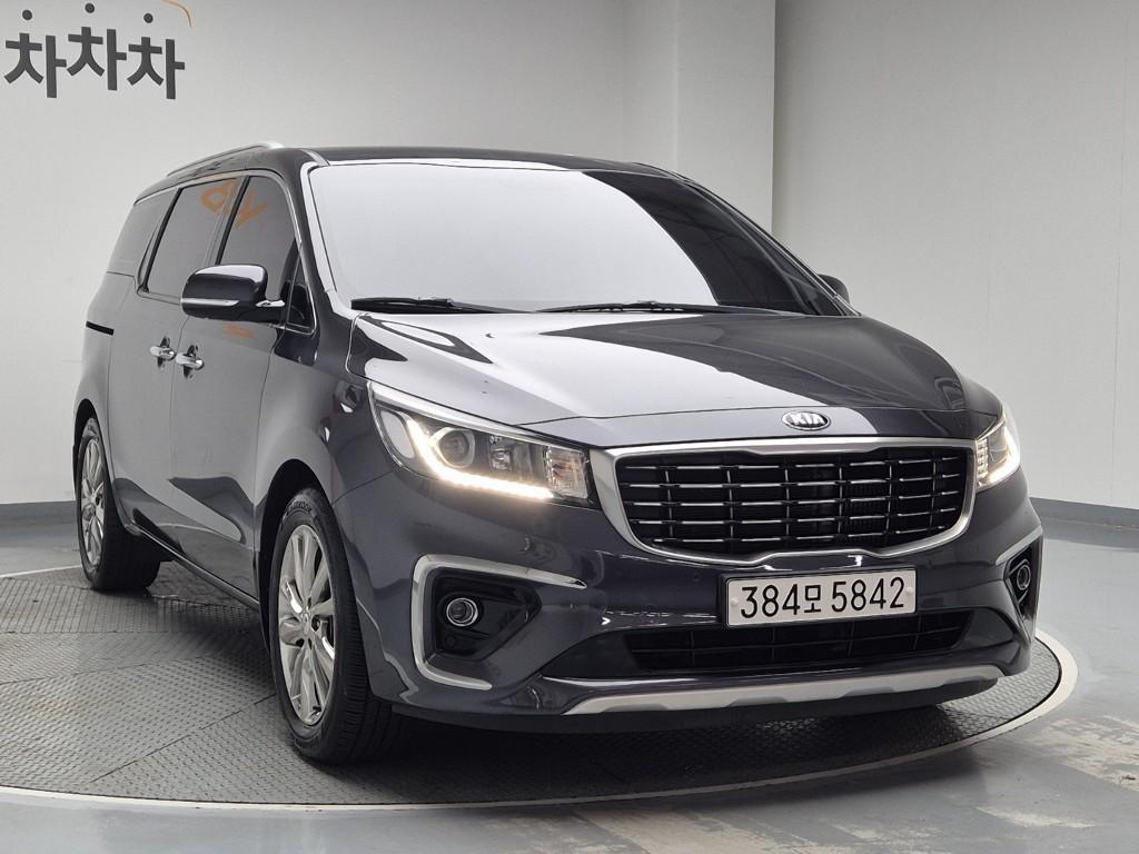 KIA Carnival - Vista 4