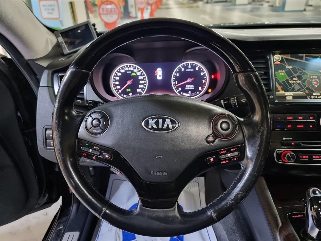 KIA K9 - Vista 10
