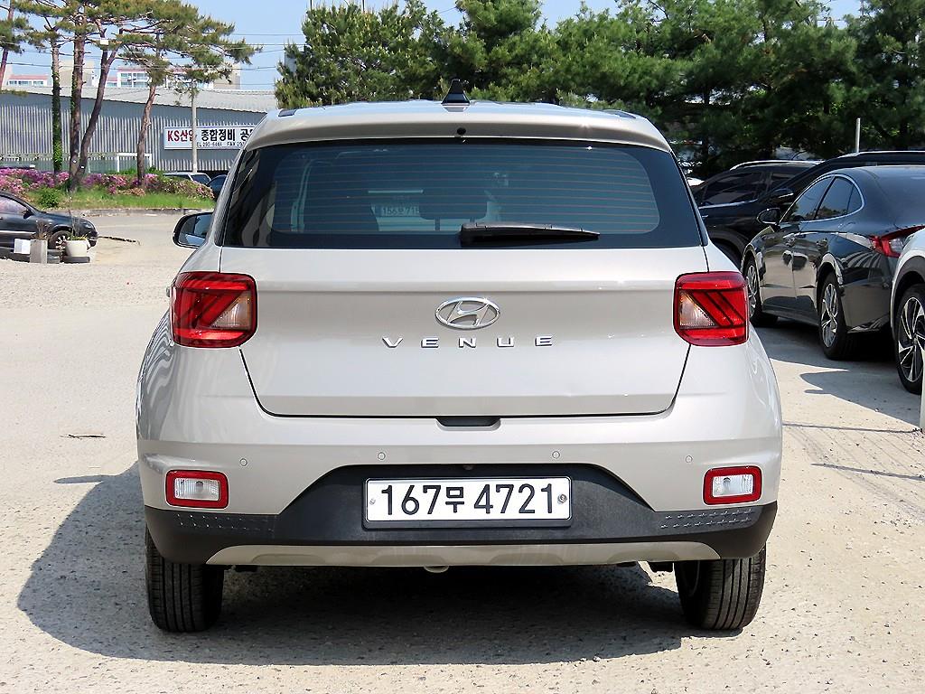 HYUNDAI Venue - Vista 4